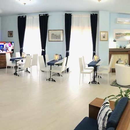 Hotel Due Torri Porto Azzurro Eksteriør bilde