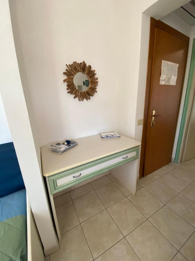 Hotel Due Torri Porto Azzurro Eksteriør bilde