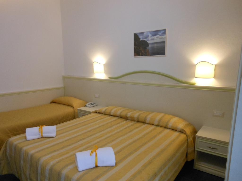 Hotel Due Torri Porto Azzurro Eksteriør bilde