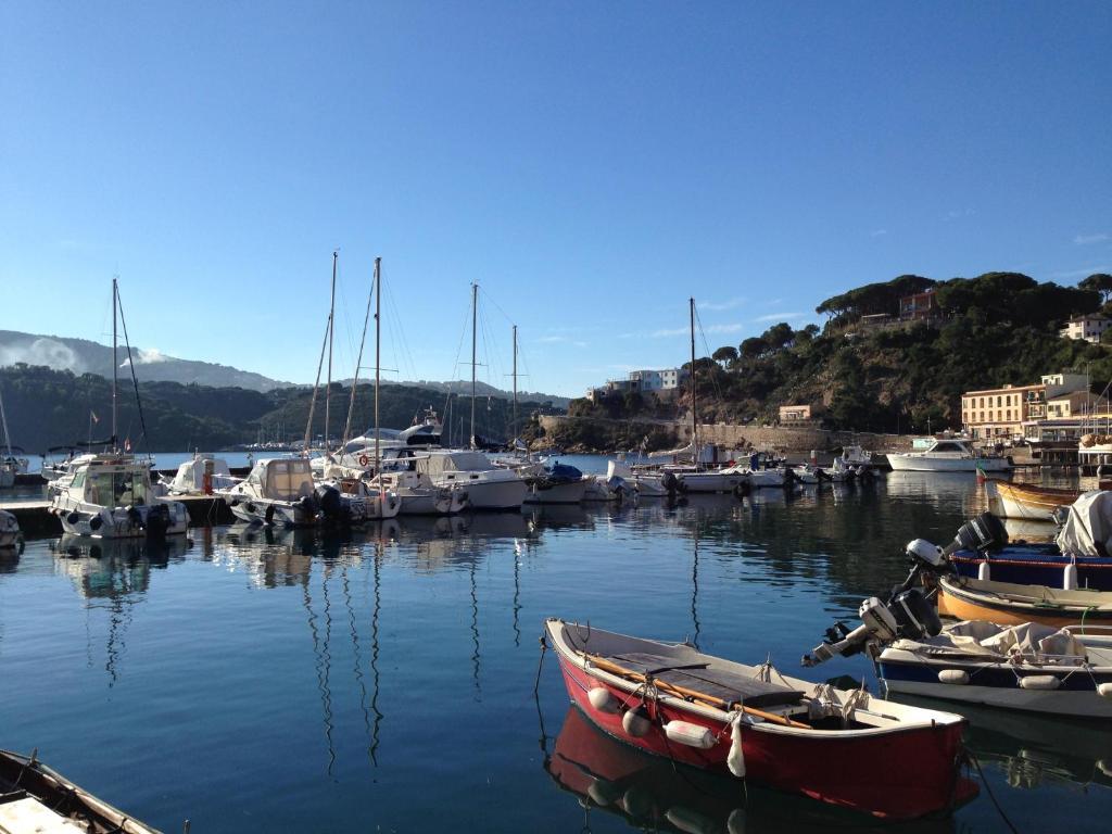 Hotel Due Torri Porto Azzurro Eksteriør bilde
