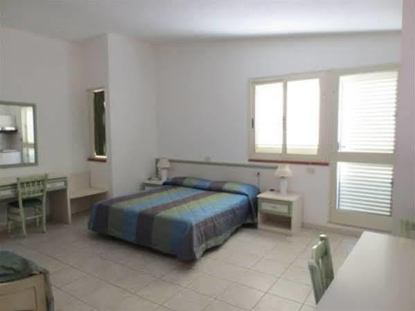 Hotel Due Torri Porto Azzurro Eksteriør bilde