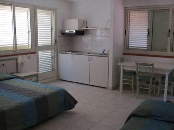 Hotel Due Torri Porto Azzurro Eksteriør bilde