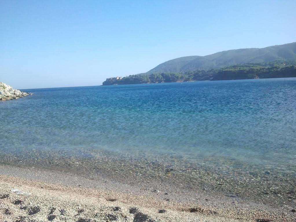 Hotel Due Torri Porto Azzurro Eksteriør bilde