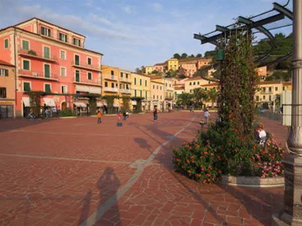 Hotel Due Torri Porto Azzurro Eksteriør bilde