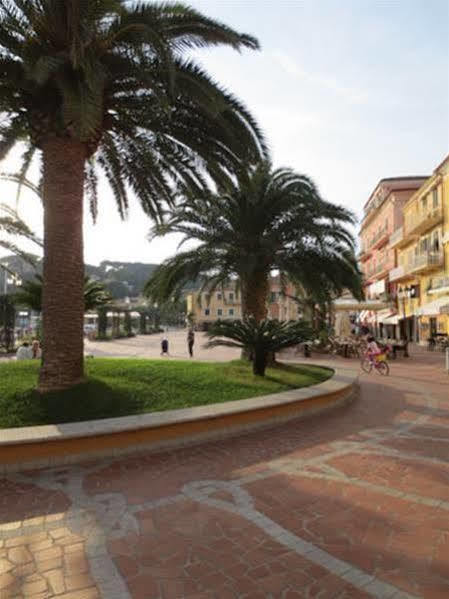 Hotel Due Torri Porto Azzurro Eksteriør bilde