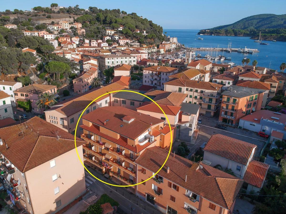 Hotel Due Torri Porto Azzurro Eksteriør bilde