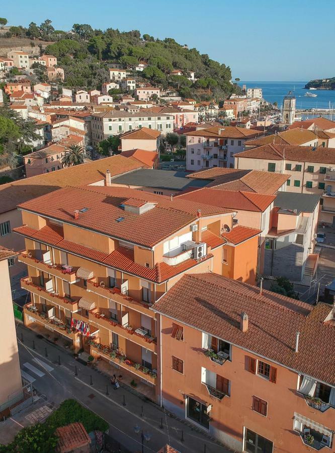 Hotel Due Torri Porto Azzurro Eksteriør bilde